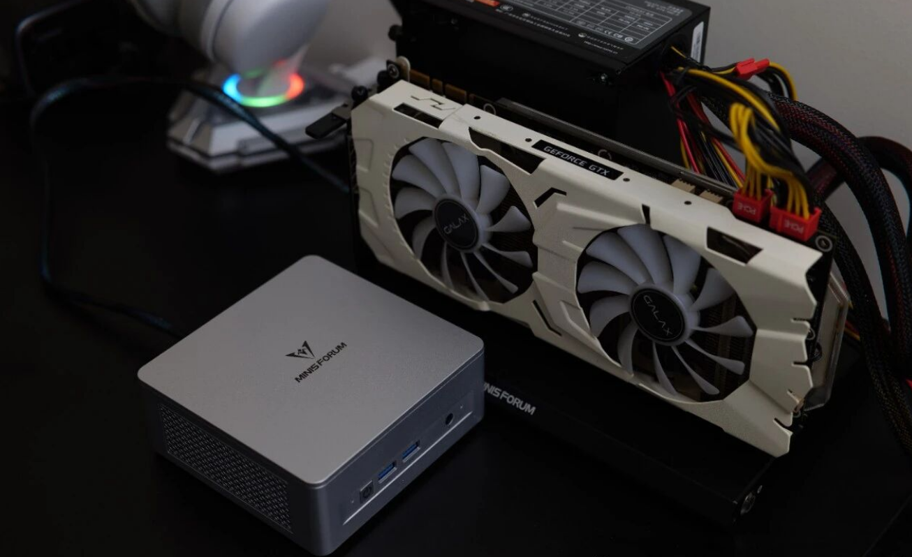 Minisforum UM870 Plus Review: The Budget "No-NPU" Powerhouse That Punches Above Its Weight